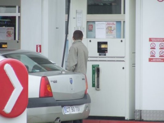 România este printre ţările cu cea mai scumpă benzină din lume